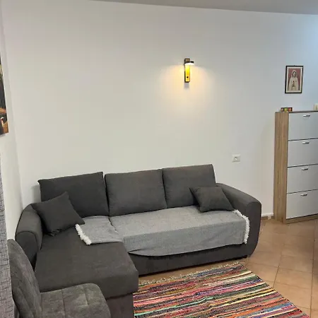 Apartment Airbb 5maj Tirana